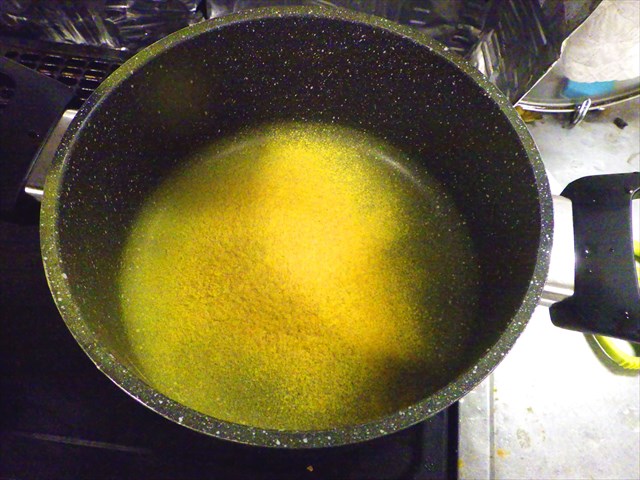 ガマの花粉を食べてみる 東京でとって食べる生活