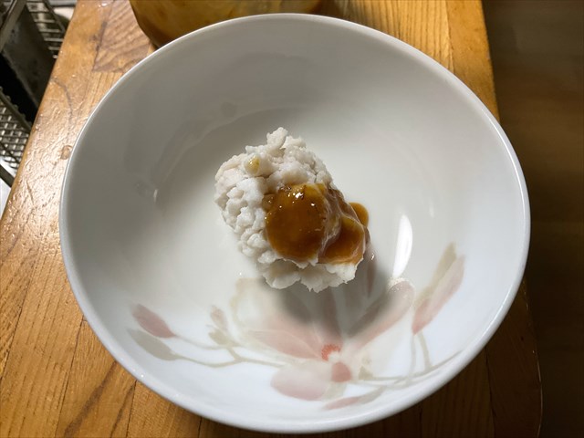 ハモの湯引き、梅肉ソース