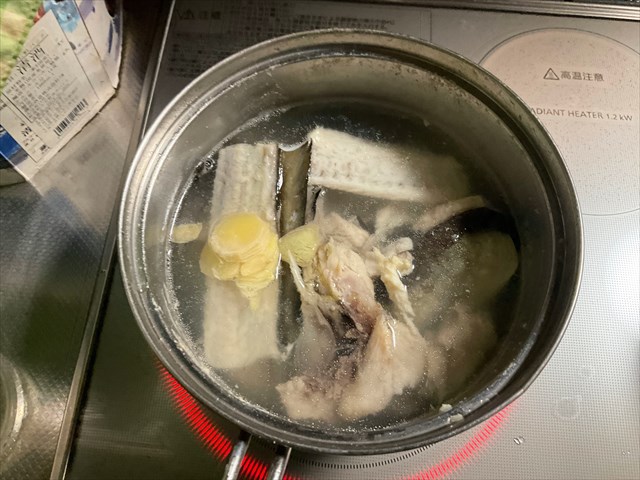 ハモスープをとる