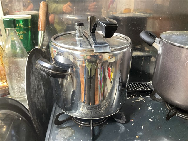 フェセンジャーンを煮込む