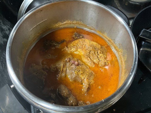 煮込まれたフェセンジャーン