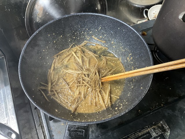 アザミの根を料理する