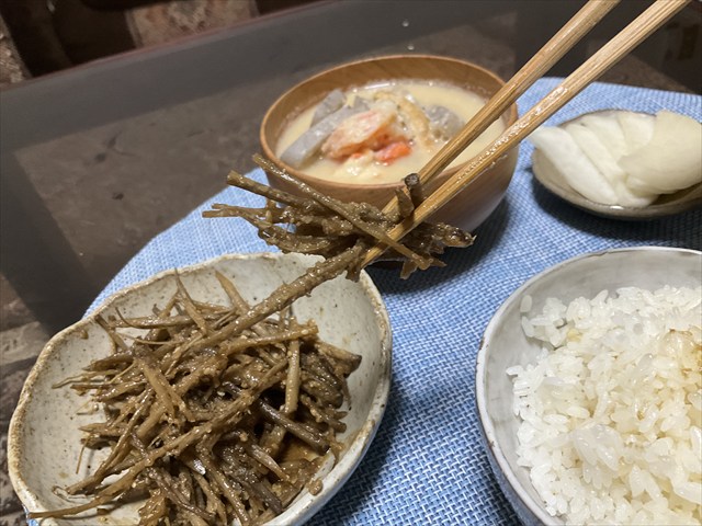アザミの根の料理