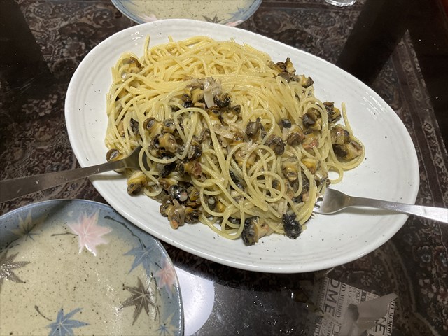 ジャンボタニシのペペロンチーノ