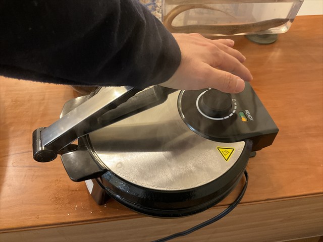 フェモラータオオモモブトハムシをせんべいにする