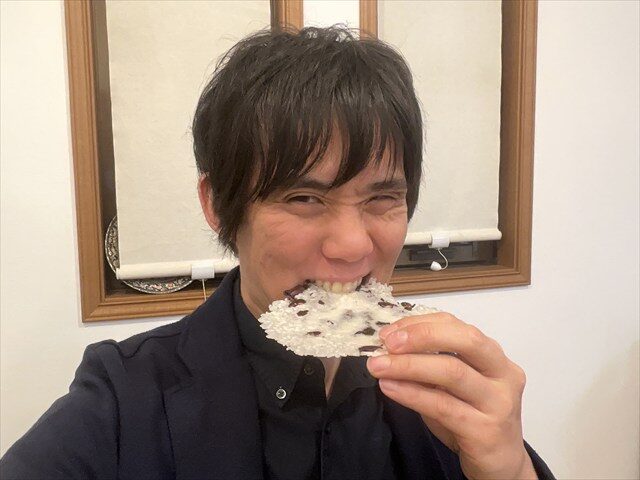 フェモラータオオモモブトハムシを食べる私